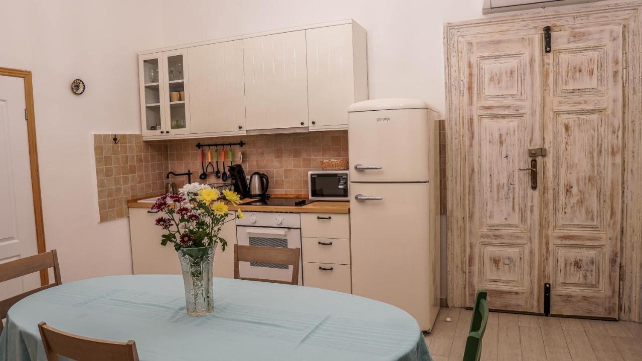 Cote Ensoleille Apartment Pula Exterior photo